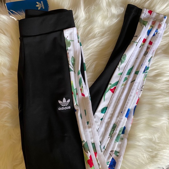 adidas Pants - Wmns Adidas Originals 3-Stripes Floral Print